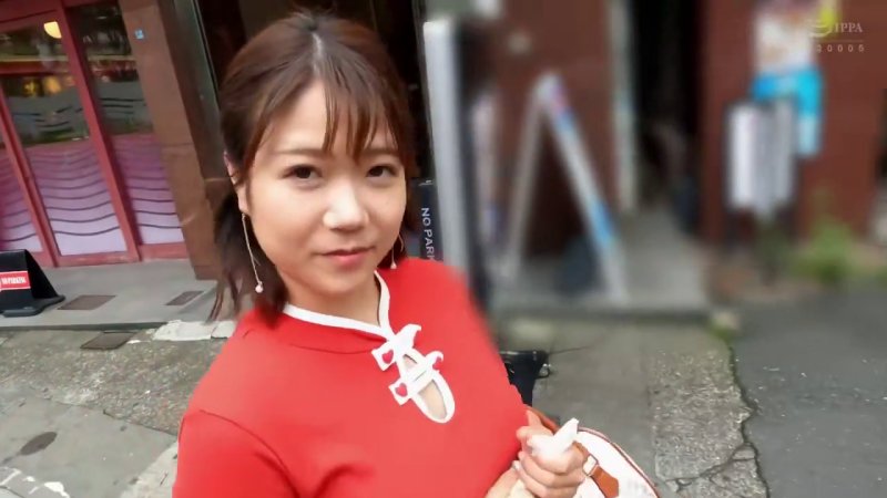 ぽっちゃり巨乳の痴女が杭打ちピストン！着衣のまま激しく乱れるエロ性交！