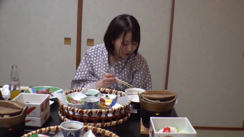 恥じらいの表情がたまらない！ぽっちゃり美人のデカ尻が揺れるハメパコ映像