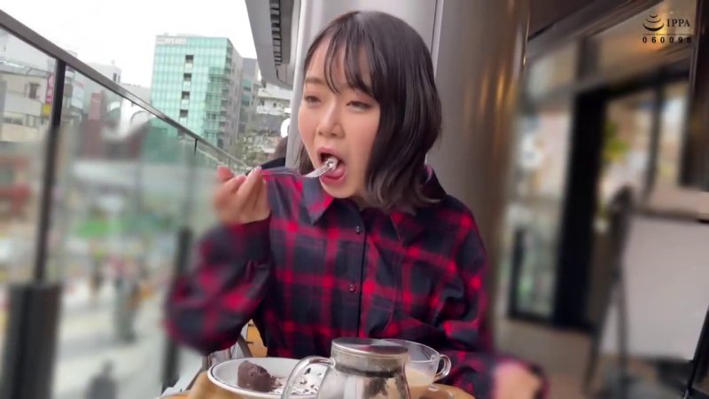 ガン突きぱんぱん!アイドル級ロリ美少女のマンコがひたすら突かれる快感