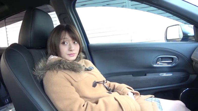 ホテルの一室で繰り広げられる、ショートカット美人の初ハメ撮り物語