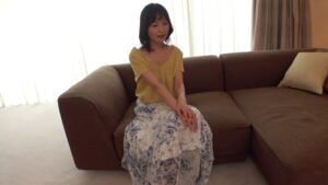 応募素人の美人介護士、初AVで巨根に歪む顔と激ピストンに響く悦びの声！